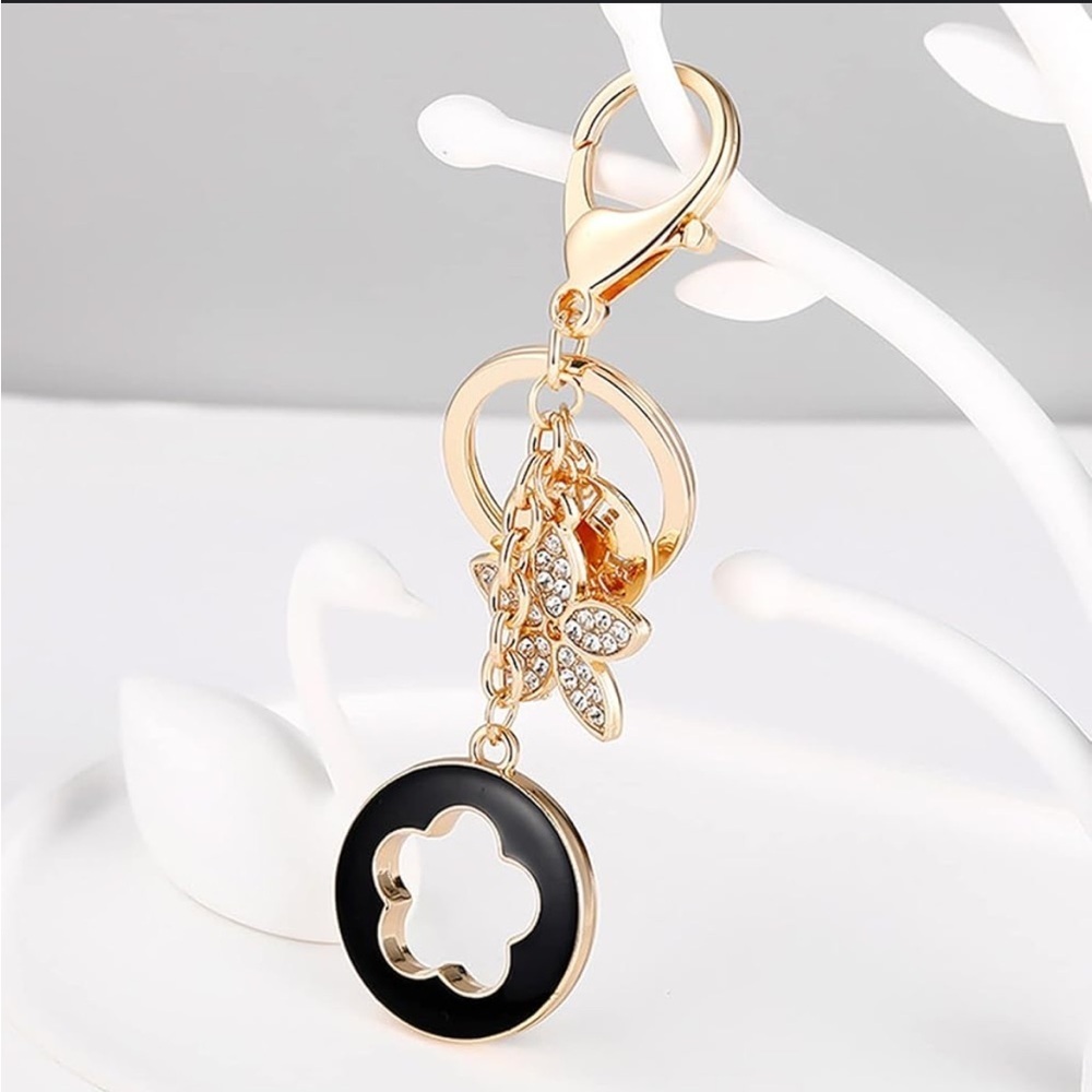 Keychain clover leaf NWT